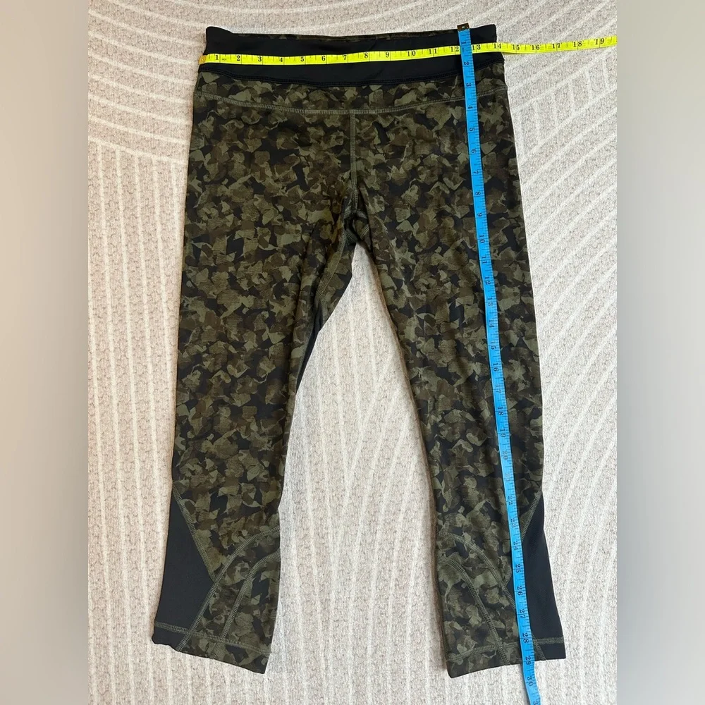 Lululemon Leggings Womens Sz 6 Crop Inspire Run Green Military Gym Workout Yoga - Picture 7 of 11